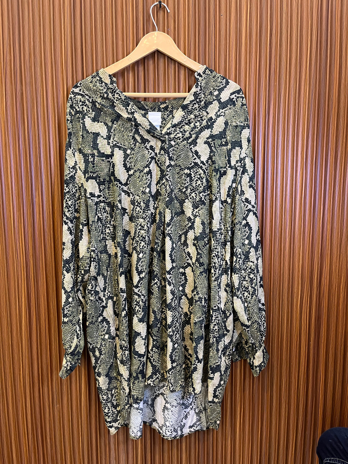 Chest 24  Length 32 to 36 |   Western branded Women's Full Sleeve Top