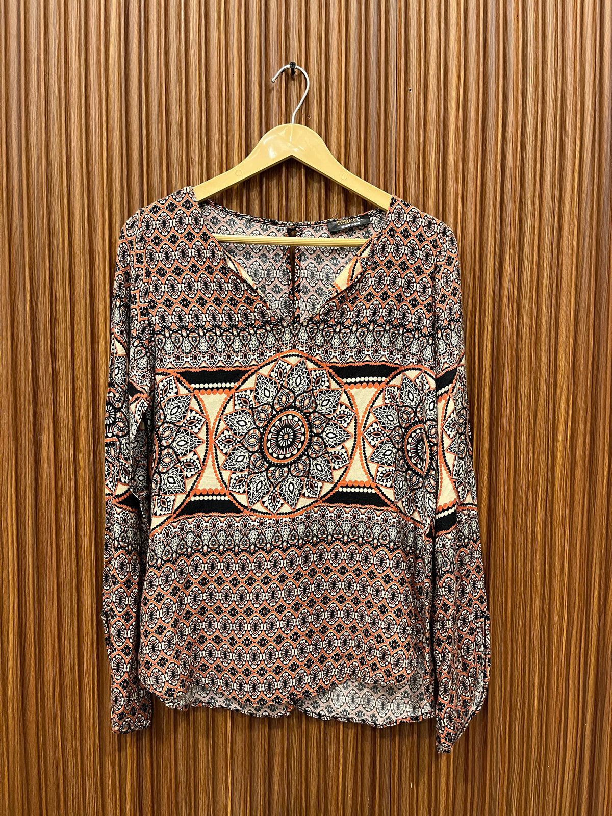 Chest 18 Length 26 |  Western branded Women's Full Sleeve Top