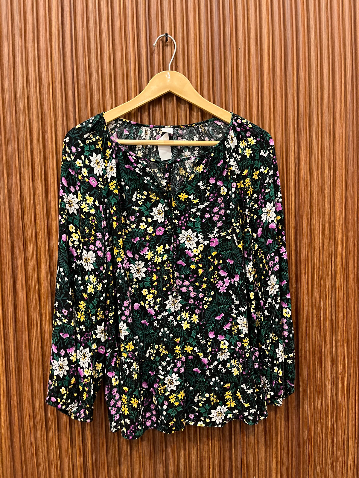 Chest 20 Length 24 |  Western branded Women's Full Sleeve Top