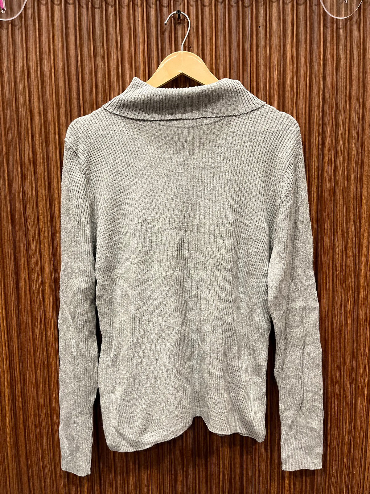 Chest 19 Length 25 | branded woman high neck