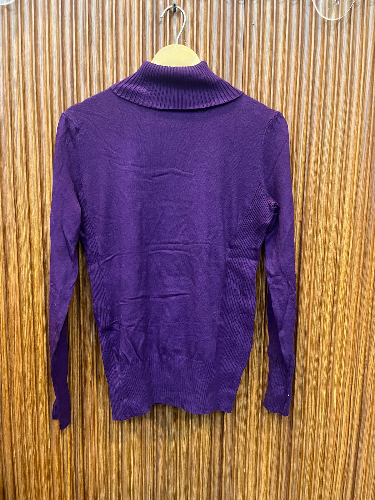 Chest 18 Length 25 | branded woman high neck