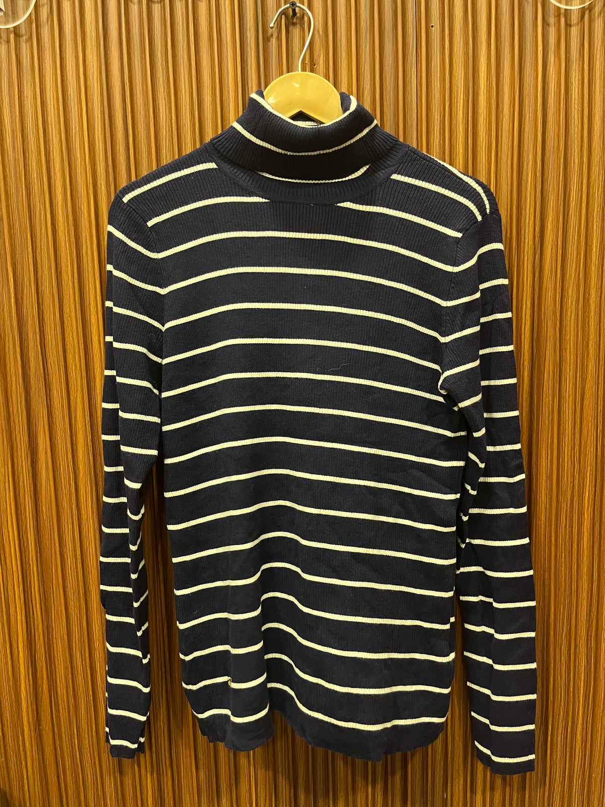 Chest 17 Length 26 | branded woman high neck