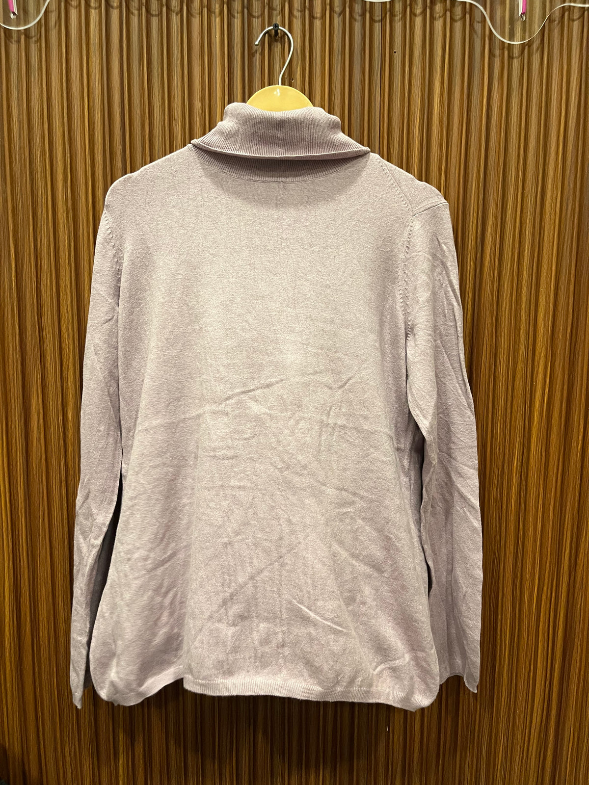 Chest 20 Length 27 | branded woman high neck