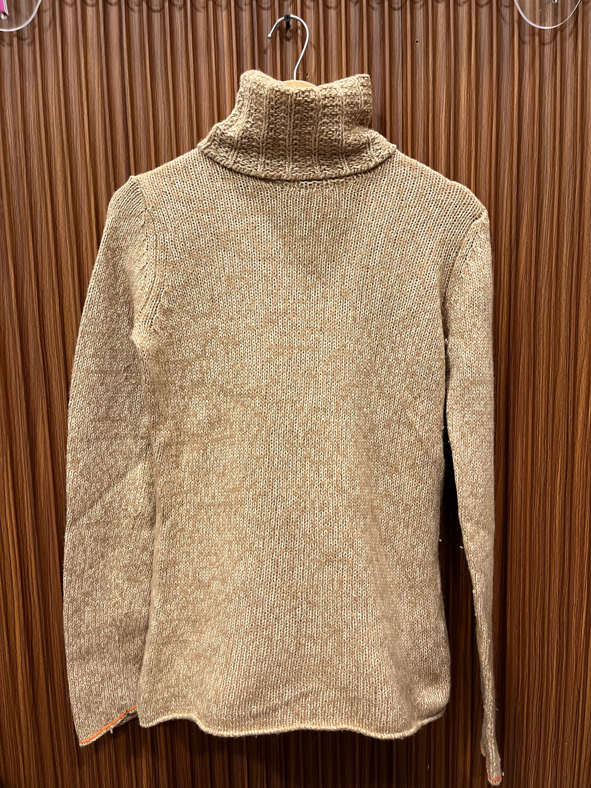 Chest 17 Length 25 | branded woman high neck