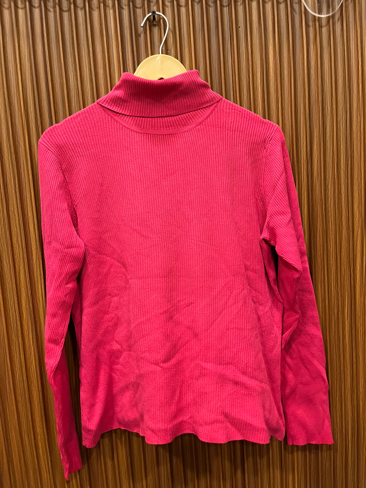 Chest 20 Length 23 | branded woman high neck
