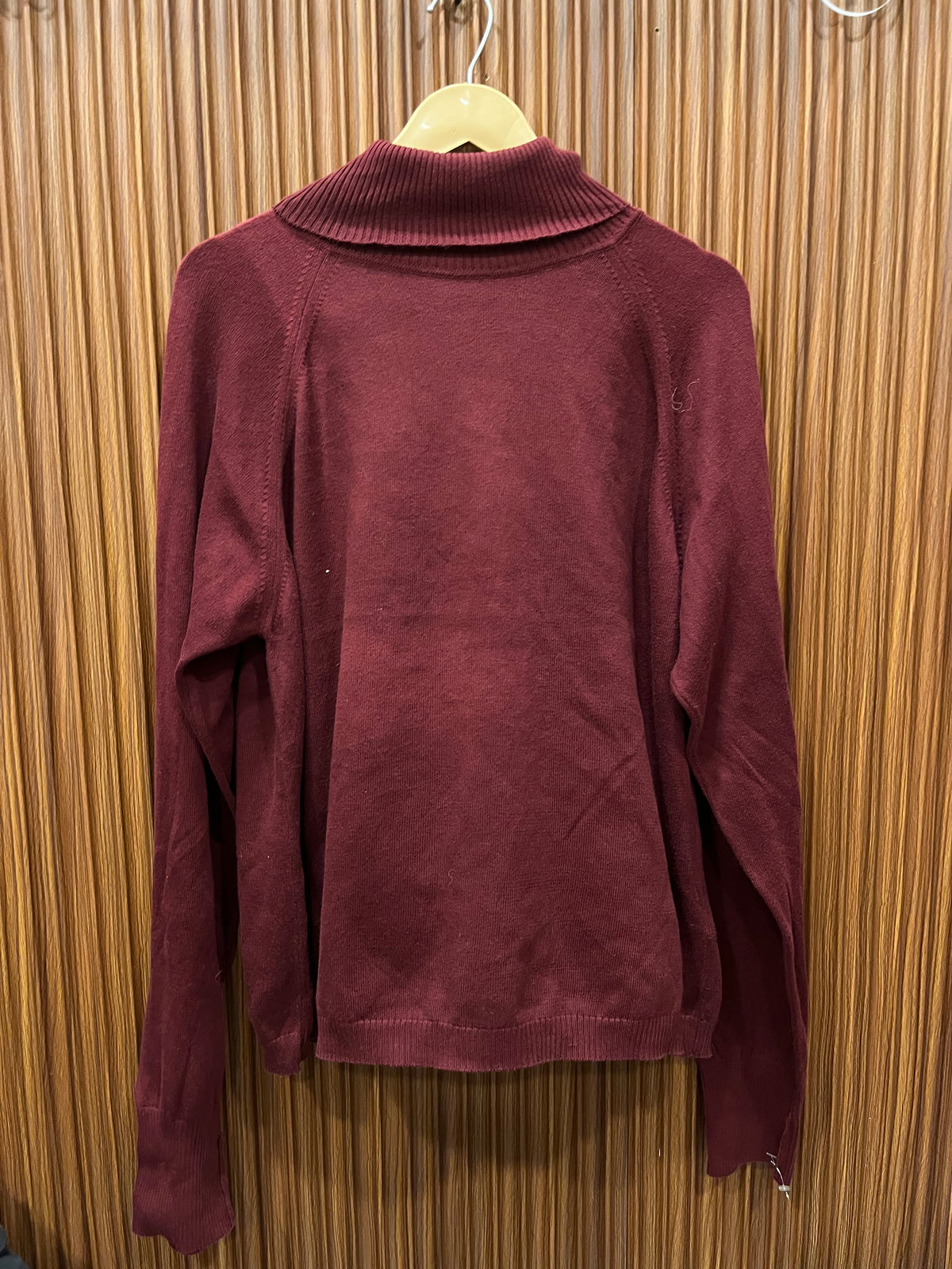 Chest 22 Length 26 | branded woman high neck
