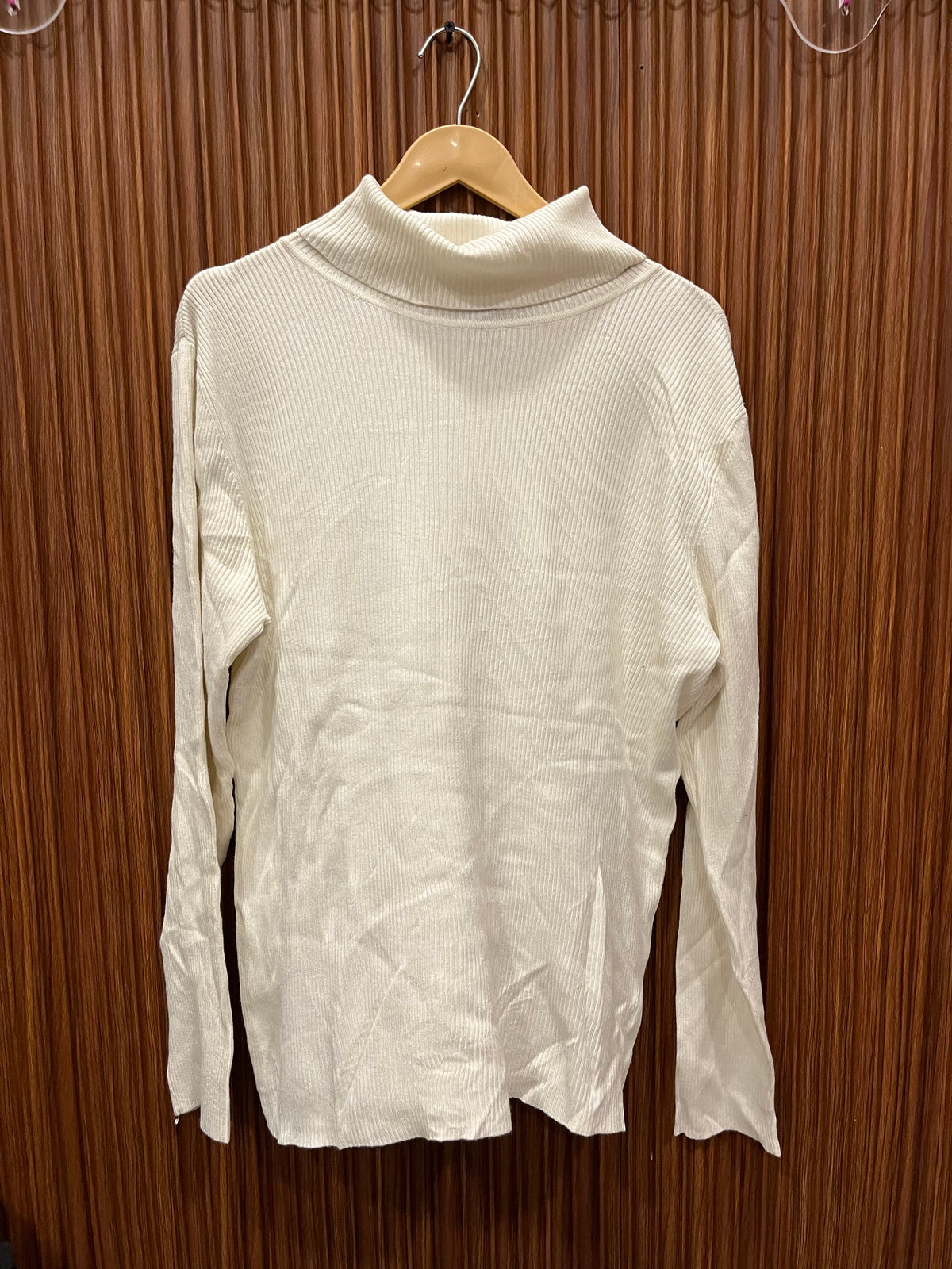 Chest 21 Length 27 | branded woman high neck