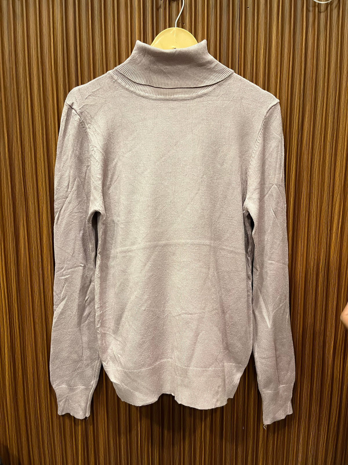 Chest 18 Length 26 | branded woman high neck