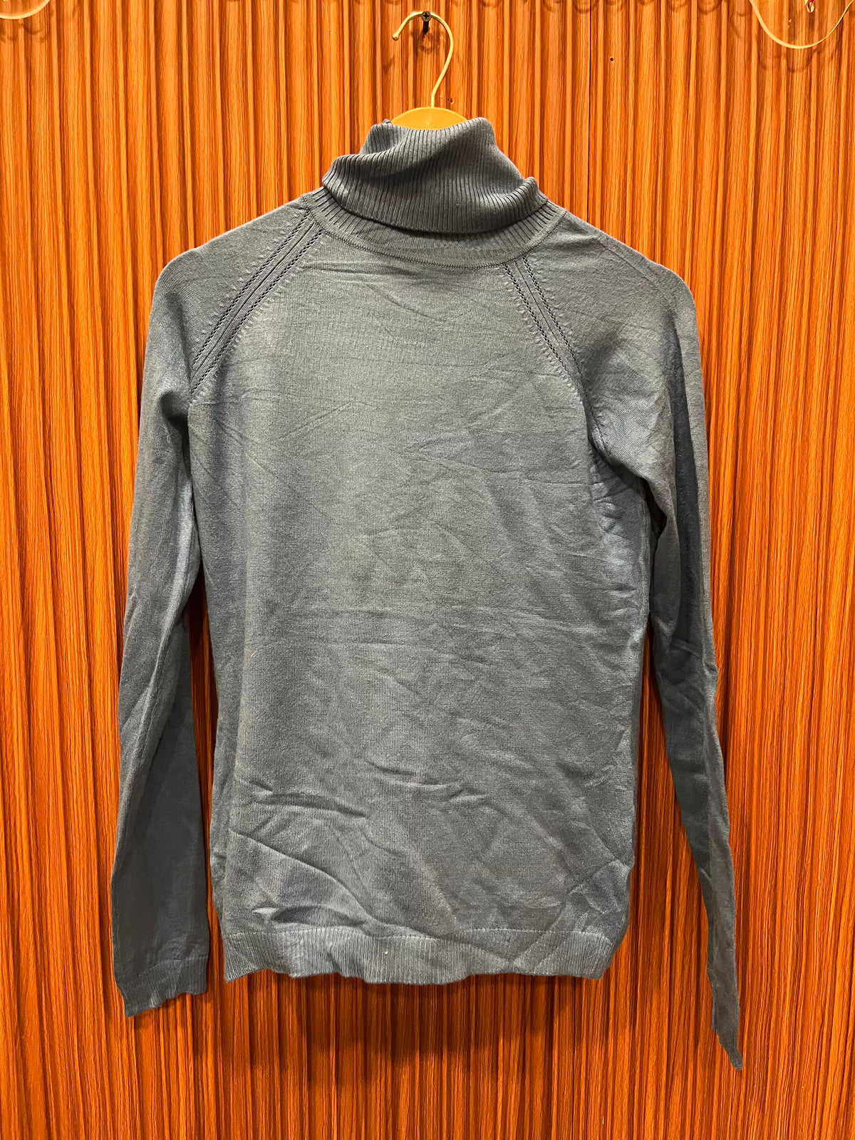 Chest 17 Length 23 | branded woman high neck