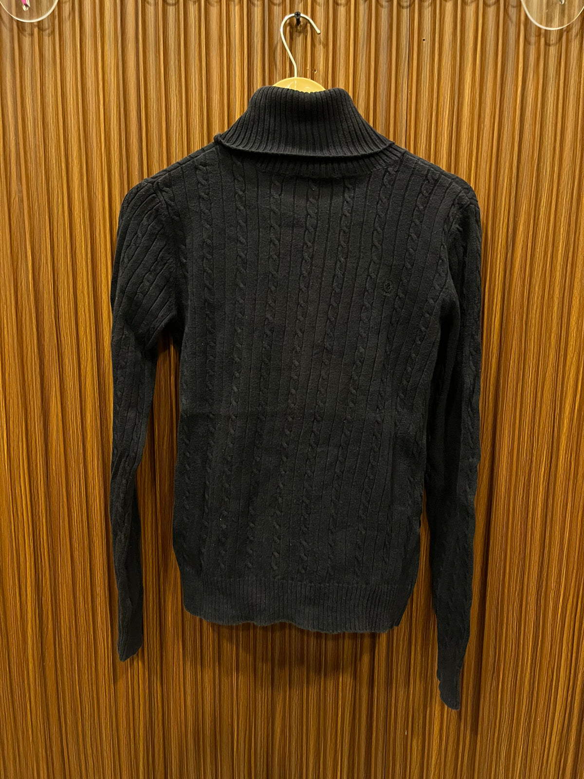 Chest 18 Length 23 | branded woman high neck