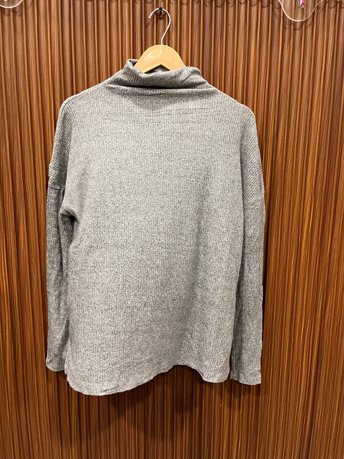 Chest 21 Length 25 | branded woman high neck