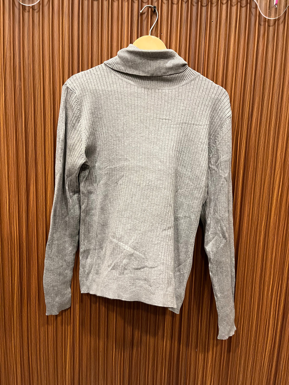 Chest 19 Length 24 | branded woman high neck