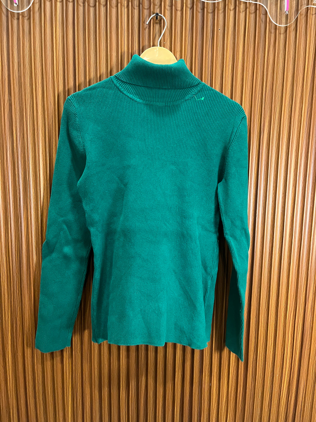 Chest 17 Length 24 | branded woman high neck