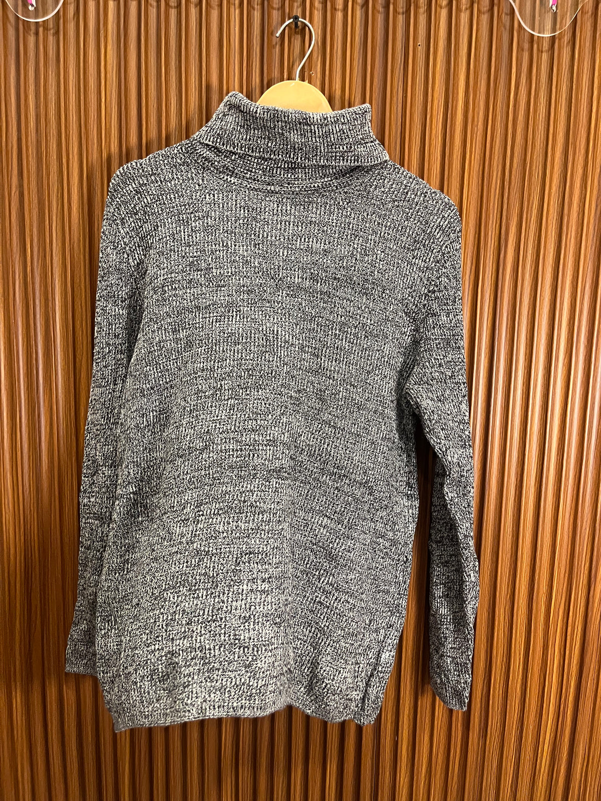 Chest 20 Length 26 | branded woman high neck